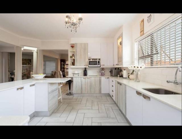 3 BEDROOM HOUSE FOR SALE IN NEW REDRUTH